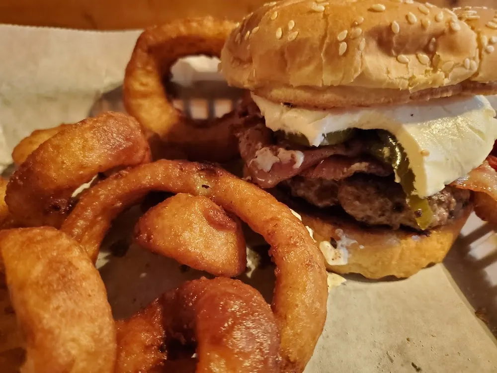 Jalapeno Popper Cheeseburger